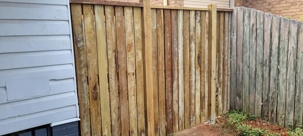 Fencing job by Unique Timber Fencing in Toowoomba